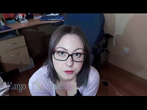 ❤️ Noia sexy amb ulleres xucla un consolador profundament davant la càmera ❤❌ Putes a nosaltres ❌️❤