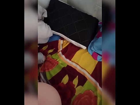 ❤️ La meva companya de pis es queda sola a casa perquè el seu marit se'n va de vacances i jo aprofito per follar-la i omplir-li el cul de llet ❤❌ Putes a nosaltres ❌️❤